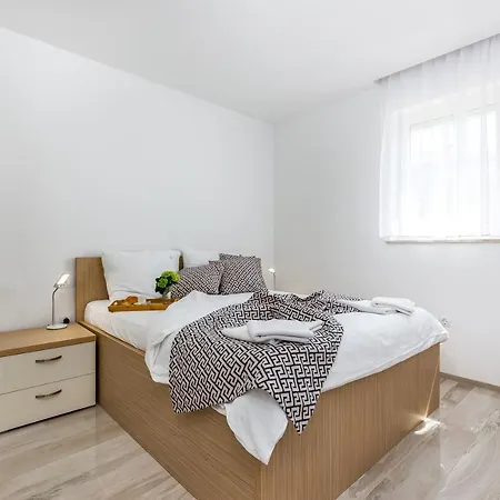 Apartamento Luxury With Pool 2