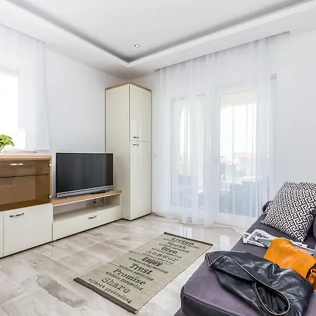 Luxury With Pool 2 Apartman Kostrena