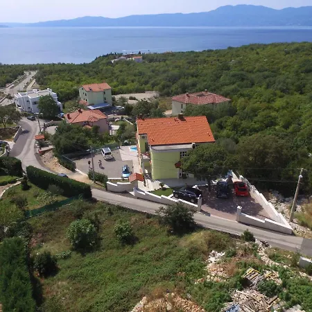 Luxury With Pool 2 Lejlighed Kostrena