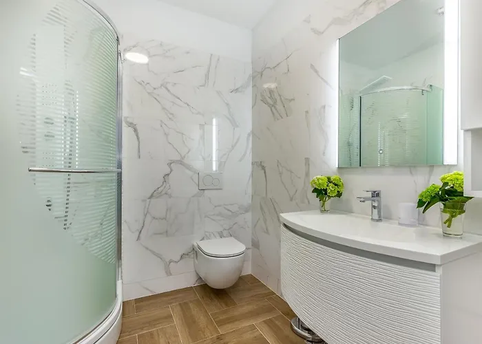 Luxury With Pool 2