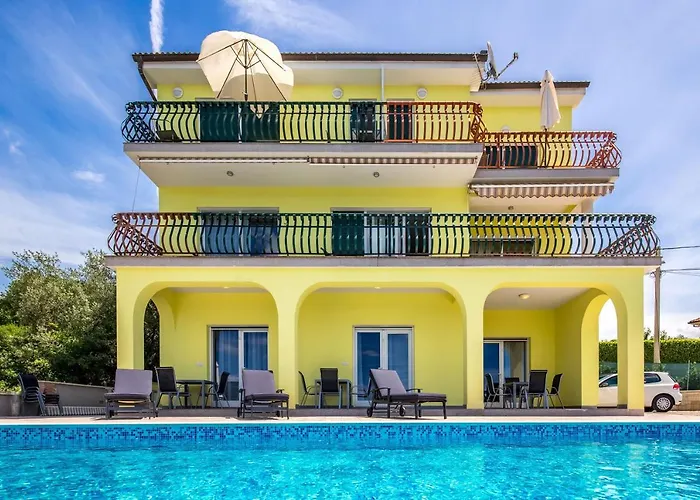 Luxury With Pool 2 Apartamento Kostrena