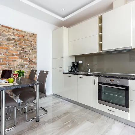 Luxury With Pool 2 Apartment