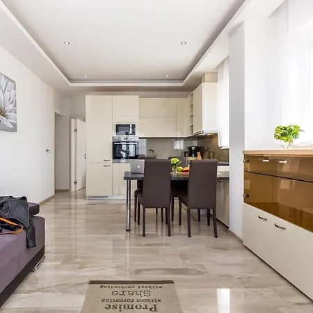 Lägenhet Luxury With Pool 2