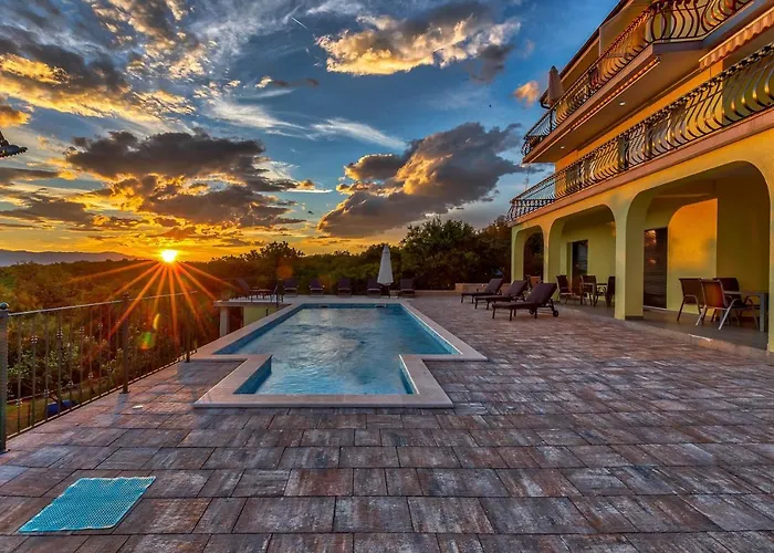 Luxury With Pool 2 Apartament Kostrena