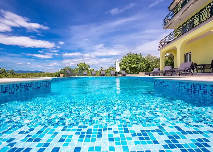 Luxury With Pool 2